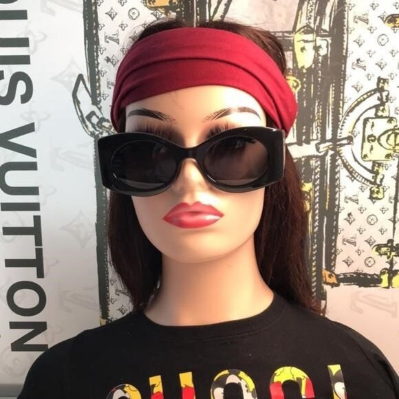 💯 - Authentic New Gucci GG0811S 001 Black / Grey Lens - Picture 7 of 13